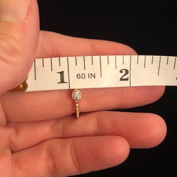 Elegant Gold Ring with White Rhinestone - Picture 5 of 6